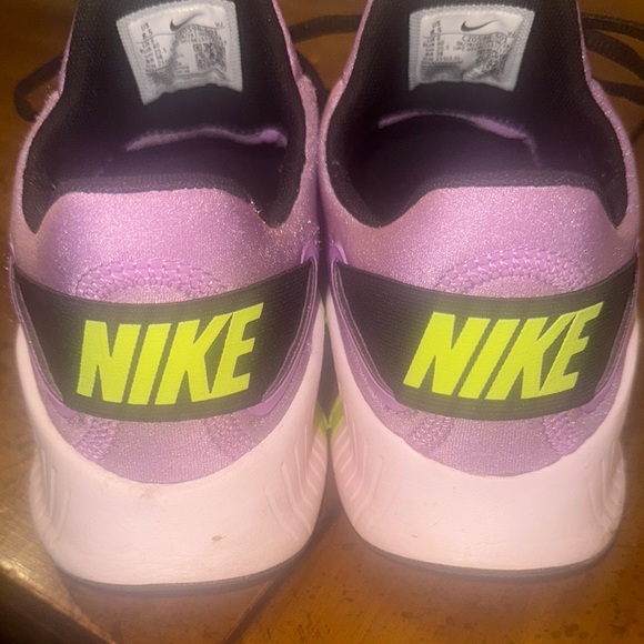 Nike Purple and Neon Metcon Shoes 8.5 - Picture 7 of 7